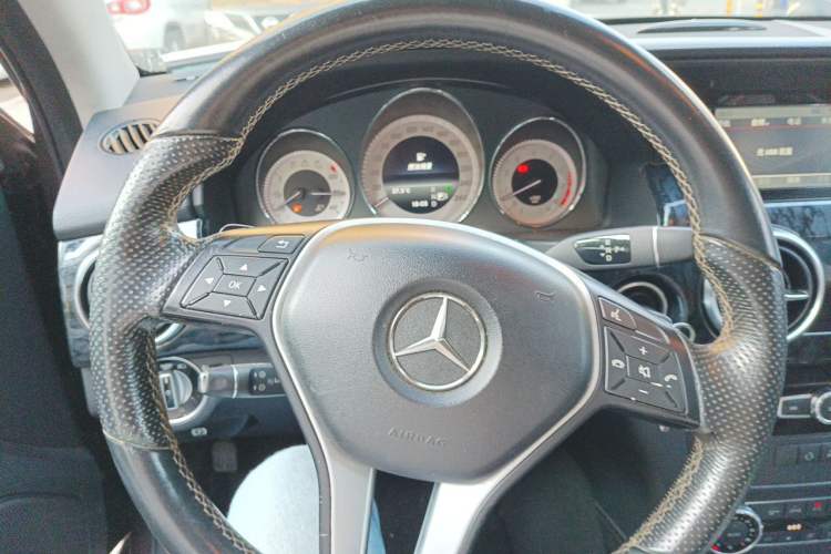 Used Mercedes-Benz GLK-Class 2013 GLK 300 4MATIC Dynamic Sunroof Model Steering Wheel