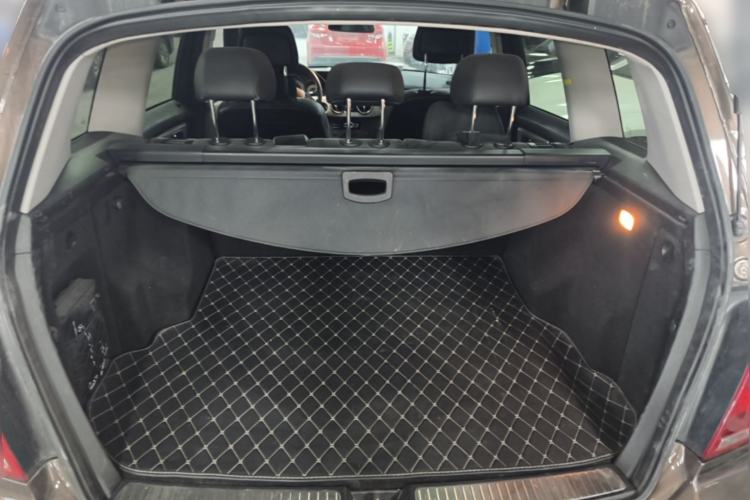 Used Mercedes-Benz GLK-Class 2013 GLK 300 4MATIC Dynamic Sunroof Model Trunk
