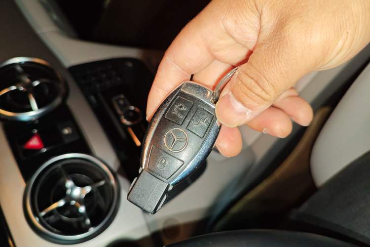 Used Mercedes-Benz GLK-Class 2013 GLK 300 4MATIC Dynamic Sunroof Model Vehicle Key