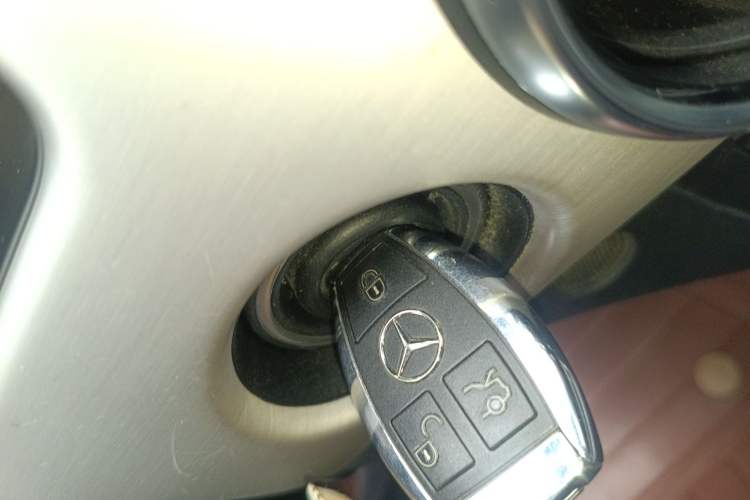 Used Mercedes-Benz GLK-Class 2013 GLK 300 4MATIC Dynamic Sunroof Model Vehicle Key