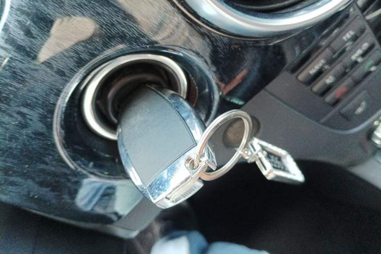 Used Mercedes-Benz GLK-Class 2013 GLK 300 4MATIC Dynamic Sunroof Model Vehicle Key