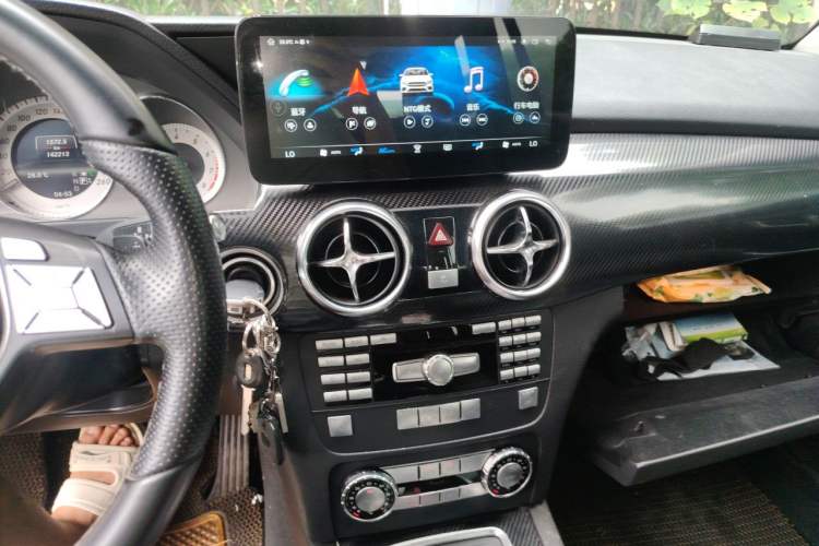 Used Mercedes-Benz GLK-Class 2013 GLK 300 4MATIC Dynamic Edition Audio And AC Panel