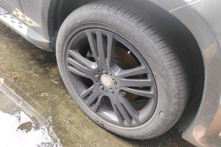 Used Mercedes-Benz GLK-Class 2013 GLK 300 4MATIC Dynamic Edition Right Front Wheel Hub