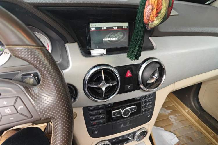 Used Mercedes-Benz GLK-Class 2013 GLK 300 4MATIC Dynamic Sunroof Model Audio And AC Panel