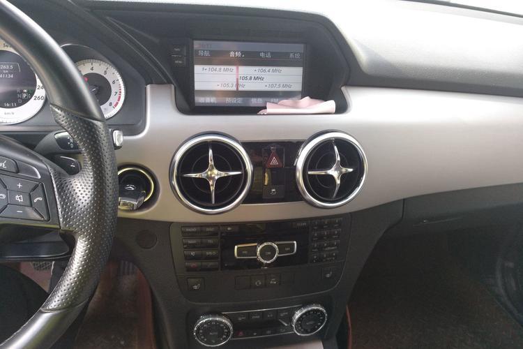 Used Mercedes-Benz GLK-Class 2013 GLK 300 4MATIC Dynamic Edition Audio And AC Panel