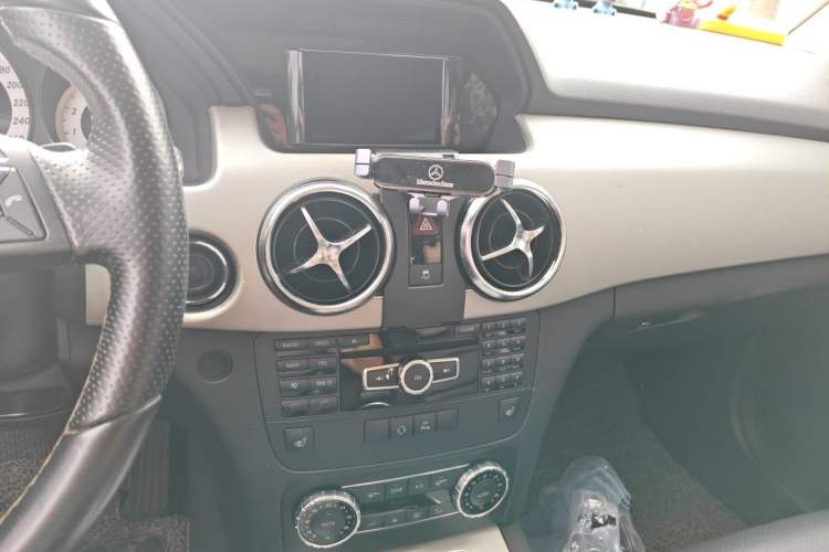 Used Mercedes-Benz GLK-Class 2013 GLK 300 4MATIC Dynamic Sunroof Model Audio And AC Panel