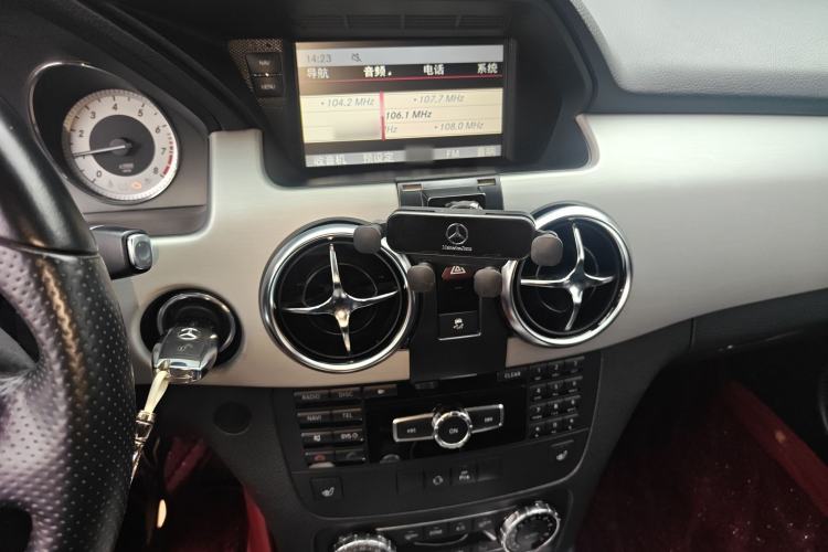 Used Mercedes-Benz GLK-Class 2013 GLK 300 4MATIC Dynamic Edition Audio And AC Panel
