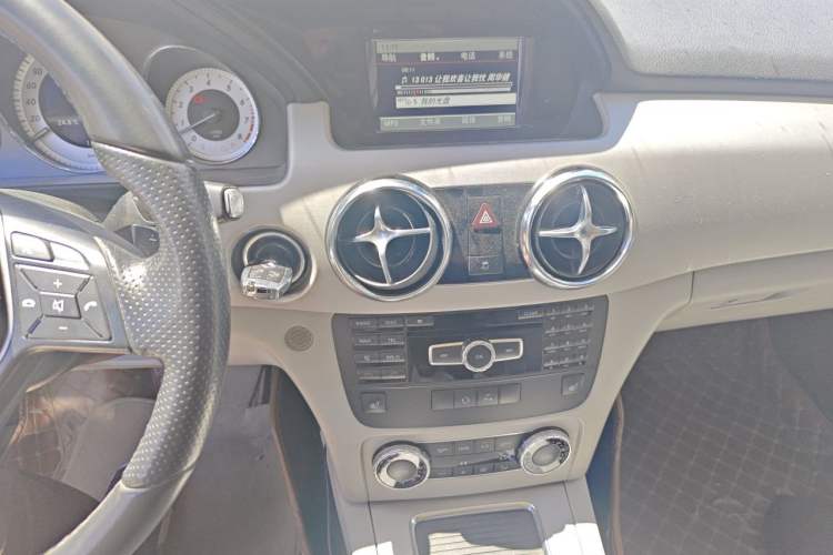 Used Mercedes-Benz GLK-Class 2013 GLK 300 4MATIC Fashion Model Audio And AC Panel