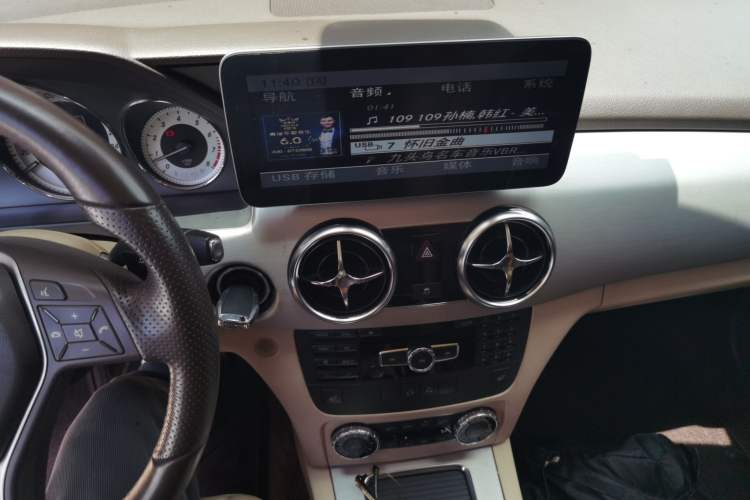Used Mercedes-Benz GLK-Class 2013 GLK 300 4MATIC Fashion Model Audio And AC Panel