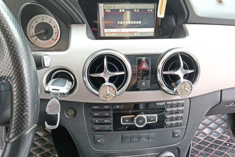 Used Mercedes-Benz GLK-Class 2013 GLK 300 4MATIC Dynamic Edition Audio And AC Panel