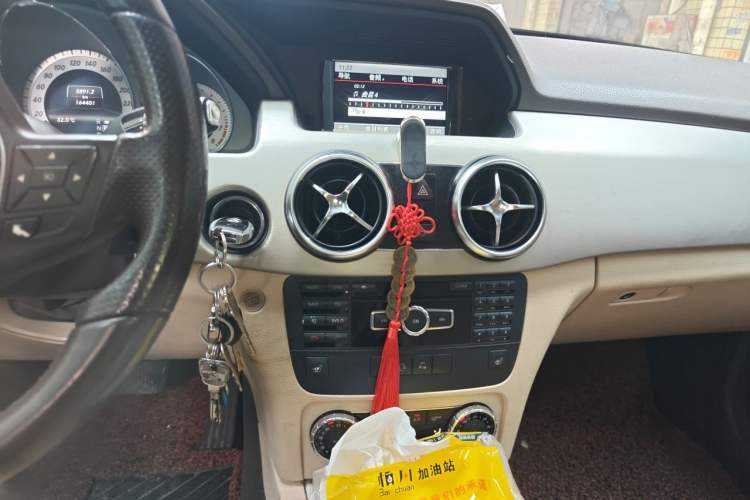 Used Mercedes-Benz GLK-Class 2013 GLK 300 4MATIC Dynamic Edition Audio And AC Panel