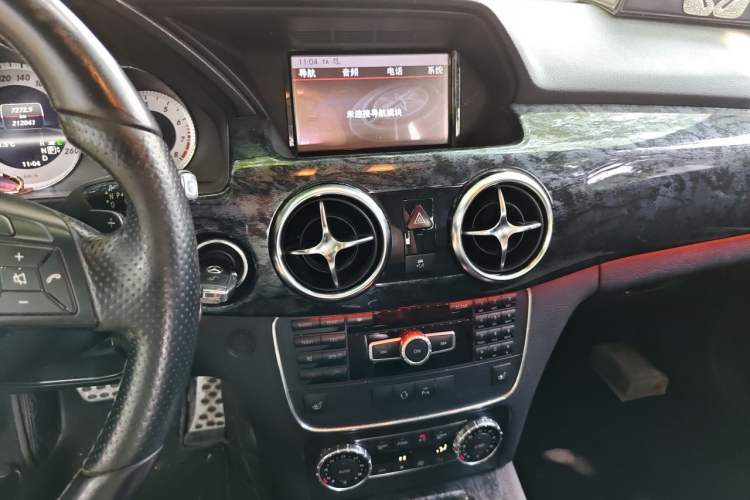 Used Mercedes-Benz GLK-Class 2013 GLK 300 4MATIC Dynamic Edition Audio And AC Panel
