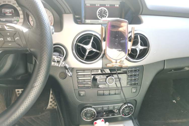 Used Mercedes-Benz GLK-Class 2013 GLK 300 4MATIC Dynamic Edition Audio And AC Panel
