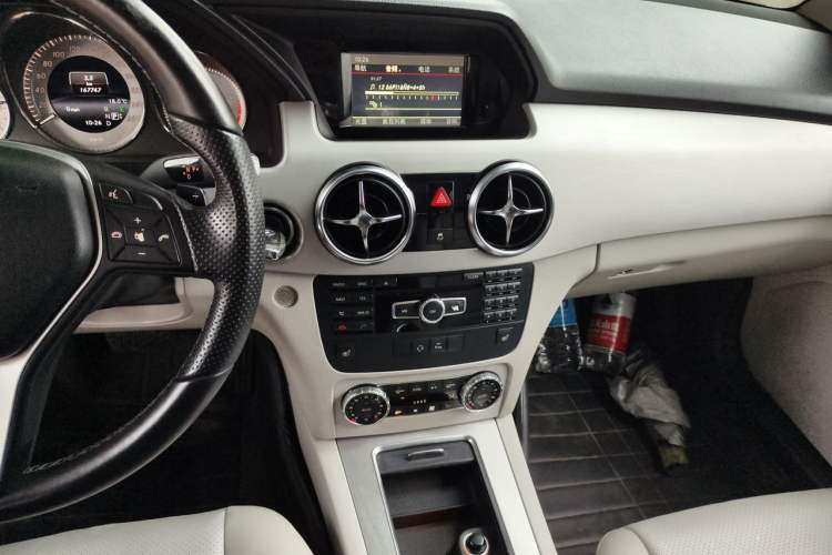 Used Mercedes-Benz GLK-Class 2013 GLK 300 4MATIC Dynamic Sunroof Model Audio And AC Panel