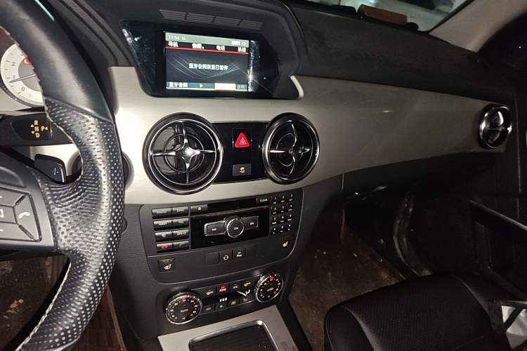 Used Mercedes-Benz GLK-Class 2013 GLK 300 4MATIC Dynamic Sunroof Model Audio And AC Panel