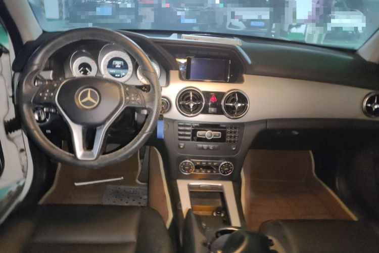 Used Mercedes-Benz GLK-Class 2013 GLK 300 4MATIC Dynamic Sunroof Model Center Console