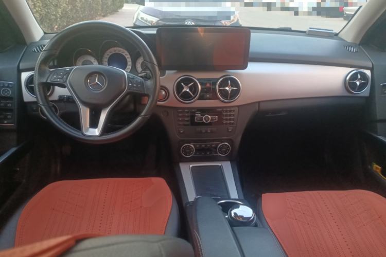 Used Mercedes-Benz GLK-Class 2013 Facelift GLK 300 4MATIC Fashion Edition Center Console