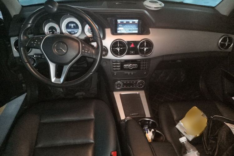 Used Mercedes-Benz GLK-Class 2013 GLK 300 4MATIC Dynamic Sunroof Model Center Console