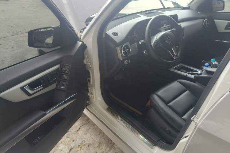 Used Mercedes-Benz GLK-Class 2013 GLK 300 4MATIC Dynamic Edition Driver Seat