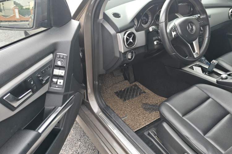 Used Mercedes-Benz GLK-Class 2013 GLK 300 4MATIC Dynamic Sunroof Model Driver Seat