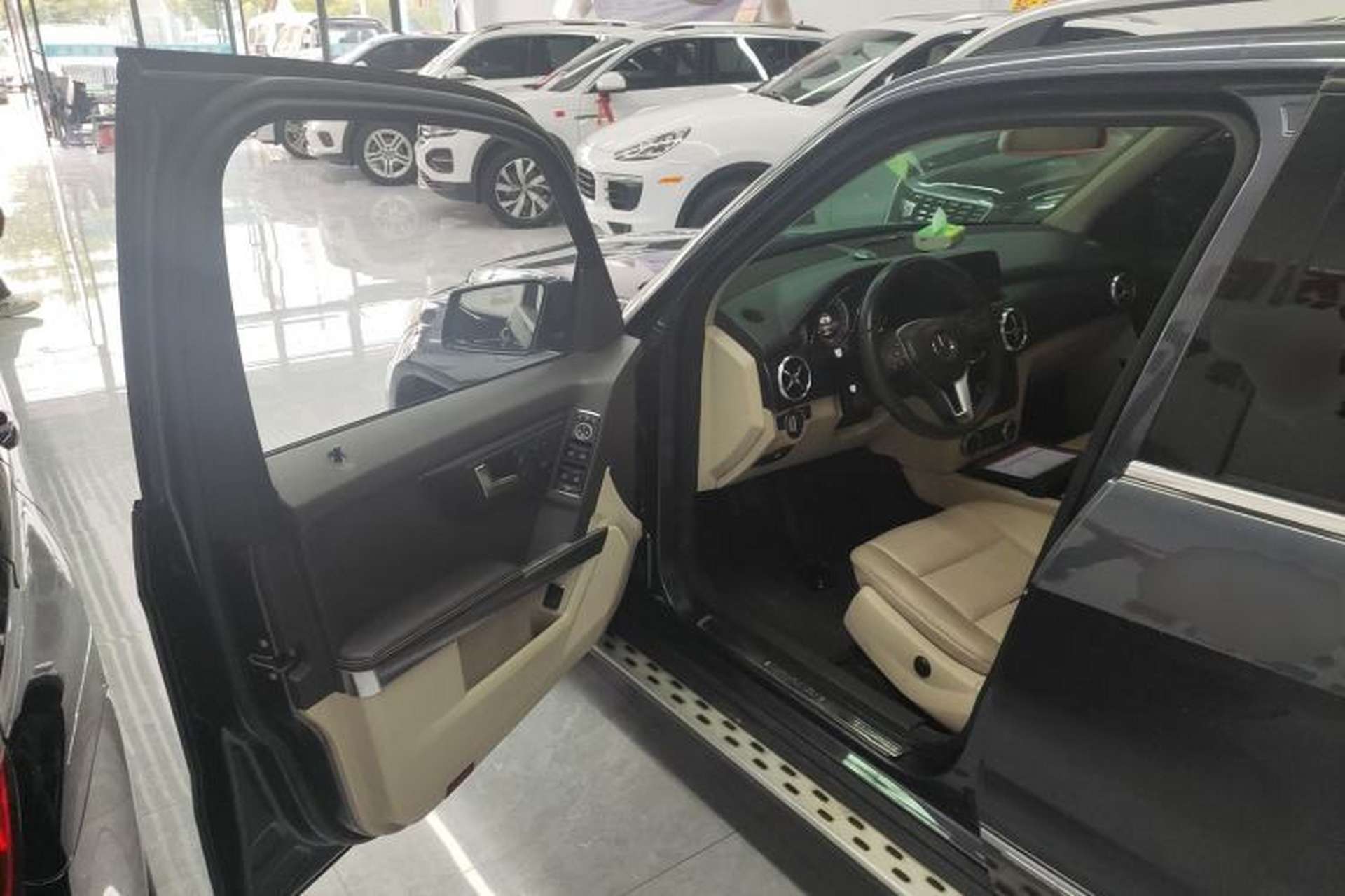 Used Mercedes-Benz GLK-Class 2013 GLK 300 4MATIC Dynamic Sunroof Model Driver Seat