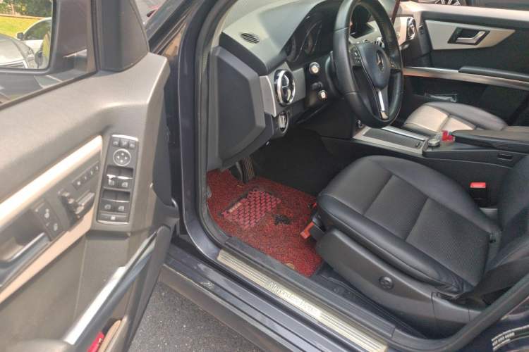Used Mercedes-Benz GLK-Class 2013 GLK 300 4MATIC Dynamic Edition Driver Seat