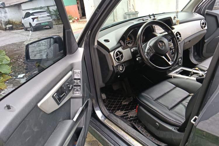 Used Mercedes-Benz GLK-Class 2013 GLK 300 4MATIC Dynamic Edition Driver Seat