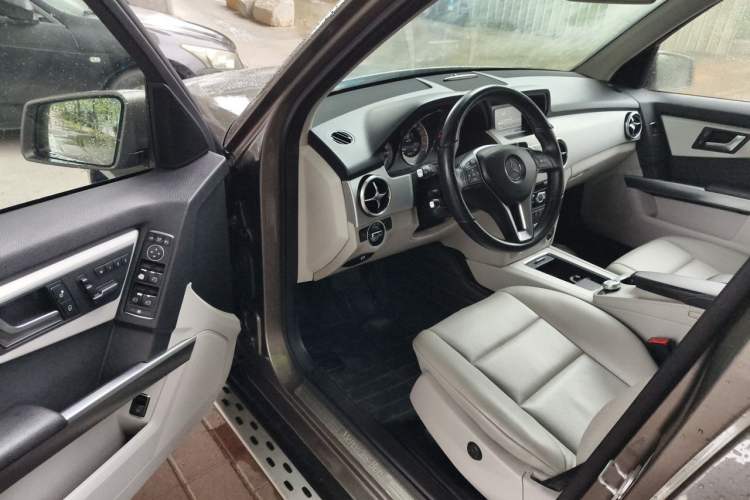 Used Mercedes-Benz GLK-Class 2013 GLK 300 4MATIC Dynamic Sunroof Model Driver Seat
