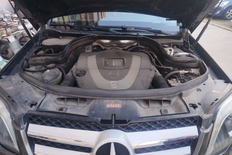 Used Mercedes-Benz GLK-Class 2013 GLK 300 4MATIC Luxury Model Engine Bay