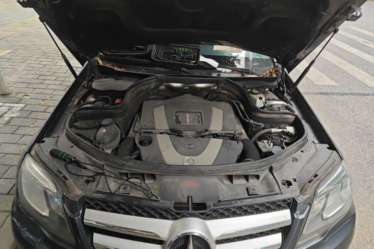 Used Mercedes-Benz GLK-Class 2013 GLK 300 4MATIC Dynamic Sunroof Model Engine Bay