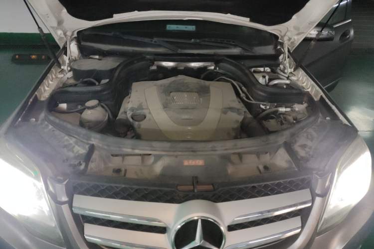 Used Mercedes-Benz GLK-Class 2013 GLK 300 4MATIC Dynamic Sunroof Model Engine Bay