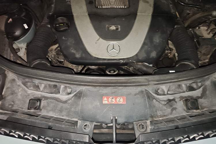 Used Mercedes-Benz GLK-Class 2013 Facelift GLK 300 4MATIC Fashion Edition Engine Bay