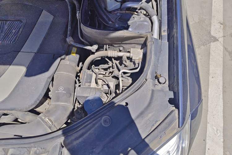 Used Mercedes-Benz GLK-Class 2013 GLK 300 4MATIC Fashion Model Engine Bay Left