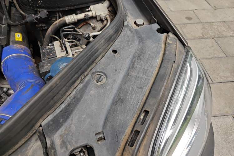 Used Mercedes-Benz GLK-Class 2013 GLK 300 4MATIC Dynamic Edition Engine Bay Left