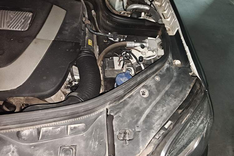 Used Mercedes-Benz GLK-Class 2013 GLK 300 4MATIC Dynamic Sunroof Model Engine Bay Left