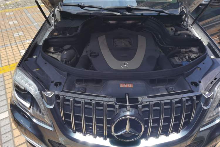Used Mercedes-Benz GLK-Class 2013 GLK 300 4MATIC Fashion Model Engine Bay
