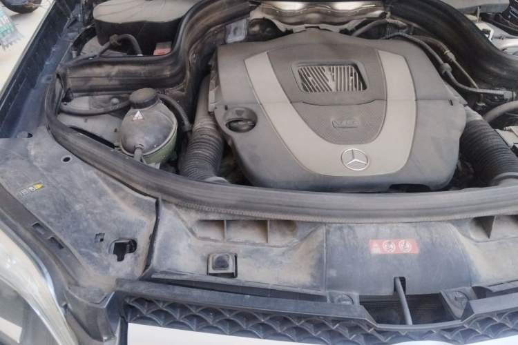 Used Mercedes-Benz GLK-Class 2013 GLK 300 4MATIC Luxury Model Engine Bay Right