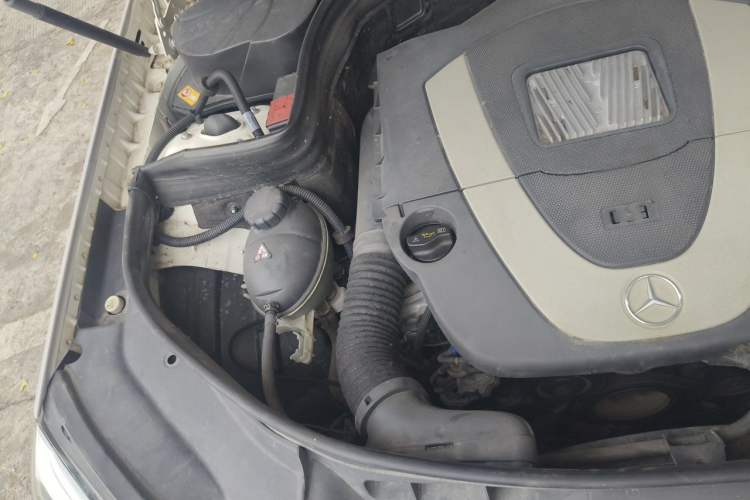 Used Mercedes-Benz GLK-Class 2013 GLK 300 4MATIC Dynamic Edition Engine Bay Right