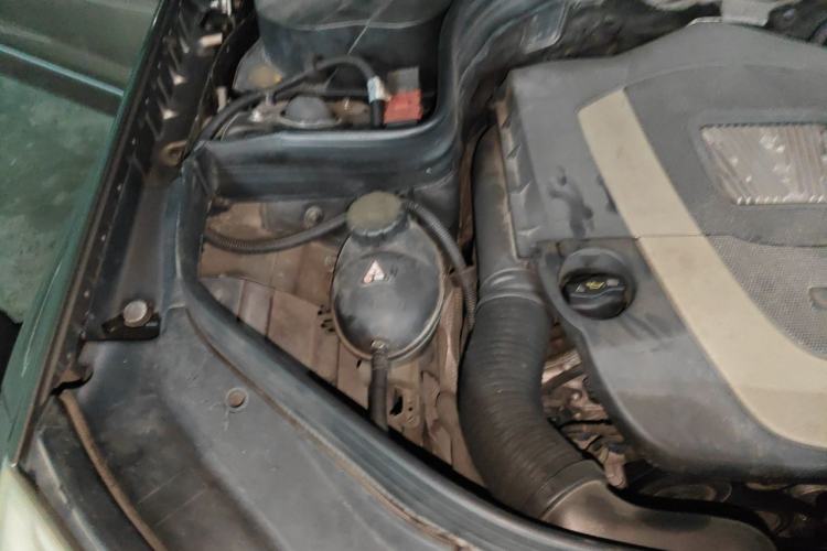 Used Mercedes-Benz GLK-Class 2013 GLK 300 4MATIC Dynamic Sunroof Model Engine Bay Right