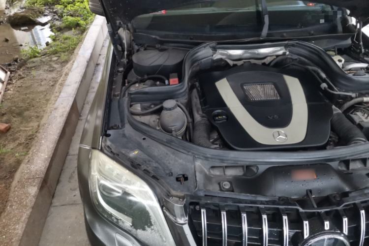 Used Mercedes-Benz GLK-Class 2013 GLK 300 4MATIC Luxury Model Engine Bay Right