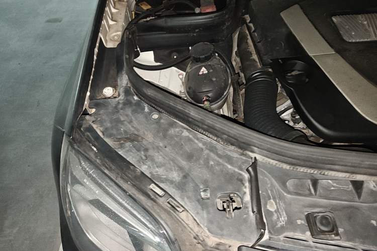 Used Mercedes-Benz GLK-Class 2013 GLK 300 4MATIC Dynamic Sunroof Model Engine Bay Right
