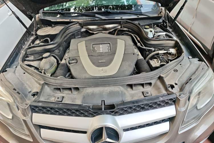 Used Mercedes-Benz GLK-Class 2013 GLK 300 4MATIC Dynamic Edition Engine Bay
