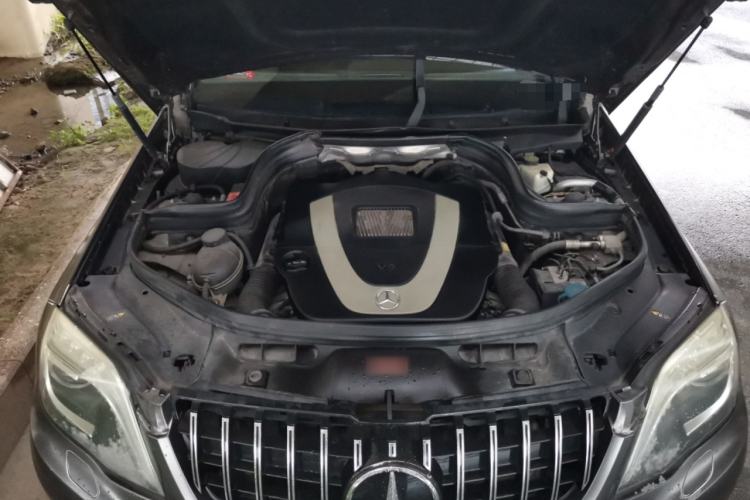 Used Mercedes-Benz GLK-Class 2013 GLK 300 4MATIC Luxury Model Engine Bay