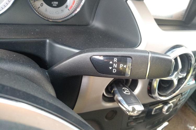 Used Mercedes-Benz GLK-Class 2013 GLK 300 4MATIC Dynamic Edition Gear Lever