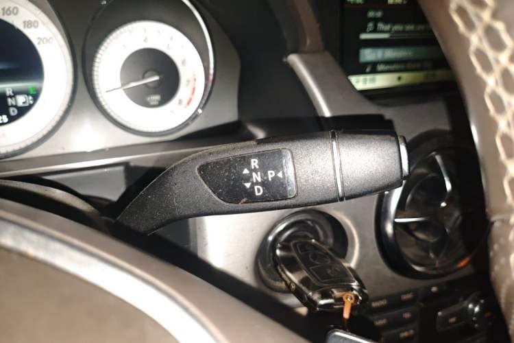 Used Mercedes-Benz GLK-Class 2013 GLK 300 4MATIC Dynamic Edition Gear Lever