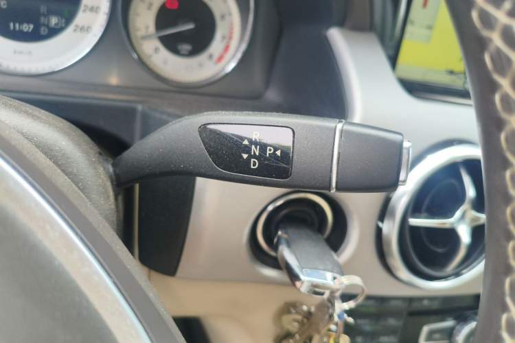 Used Mercedes-Benz GLK-Class 2013 GLK 300 4MATIC Dynamic Sunroof Model Gear Lever