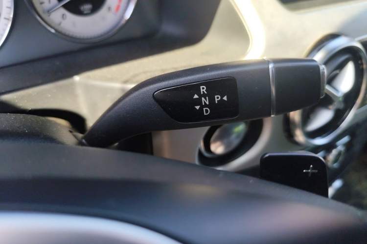 Used Mercedes-Benz GLK-Class 2013 GLK 300 4MATIC Luxury Model Gear Lever