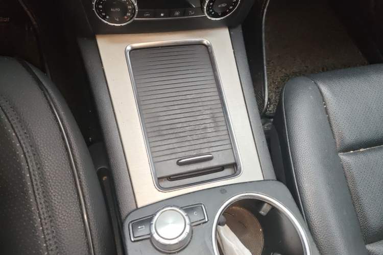 Used Mercedes-Benz GLK-Class 2013 GLK 300 4MATIC Dynamic Edition Gear Lever