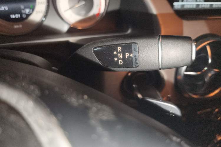 Used Mercedes-Benz GLK-Class 2013 GLK 300 4MATIC Dynamic Sunroof Model Gear Lever