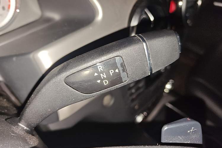 Used Mercedes-Benz GLK-Class 2013 GLK 300 4MATIC Dynamic Sunroof Model Gear Lever